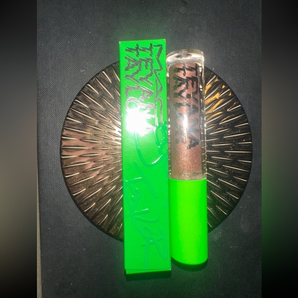 MAC But Ain’t Got No Manners Lipglass - Picture 1 of 7